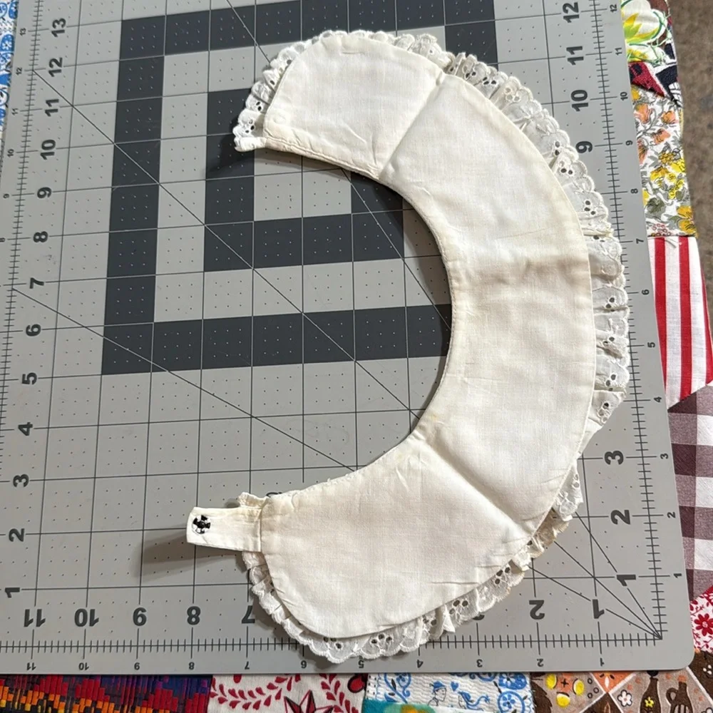 Vintage Eyelet Lace Peter Pan Detachable Collar – Embroidered Floral with Ruffle - Picture 6 of 10